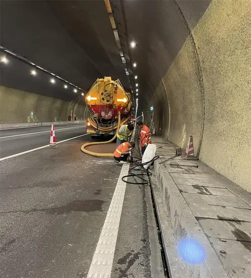 仙游隧道排水渠清淤